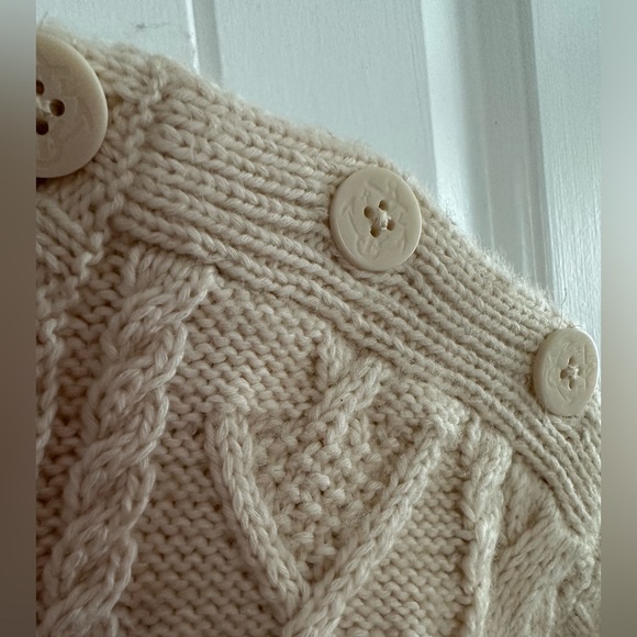 Polo Ralph Lauren Cable Knit Sweater w Shoulder Buttons, off-white, size S - Picture 5 of 8